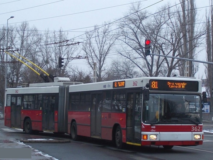 Ehemaliger Eberswalder Gelenkobus Nr. 033 vom österreichischen Typ ÖAF Gräf & Stift NGE 152 M17 in Budapest/H
mit der Wagen-Nr. 362 in der Cserto utca.